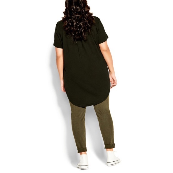 City Chic CCX 16W-24W Hi Lo Black Arizona Rose and Serpent Tee H97.8 - Picture 5 of 8